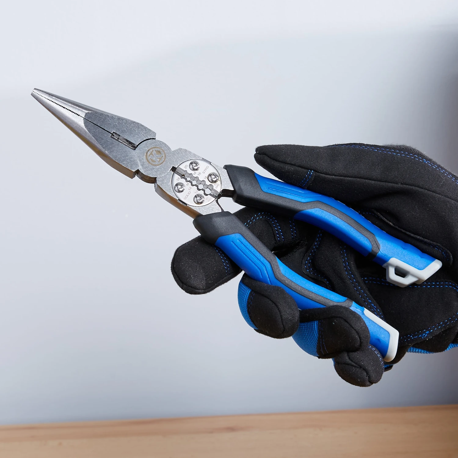 Kobalt 8-in Lineman Pliers Wire Cutter Pliers 2 Kobalt 8-in Lineman Pliers Wire Cutter Pliers - Image 2