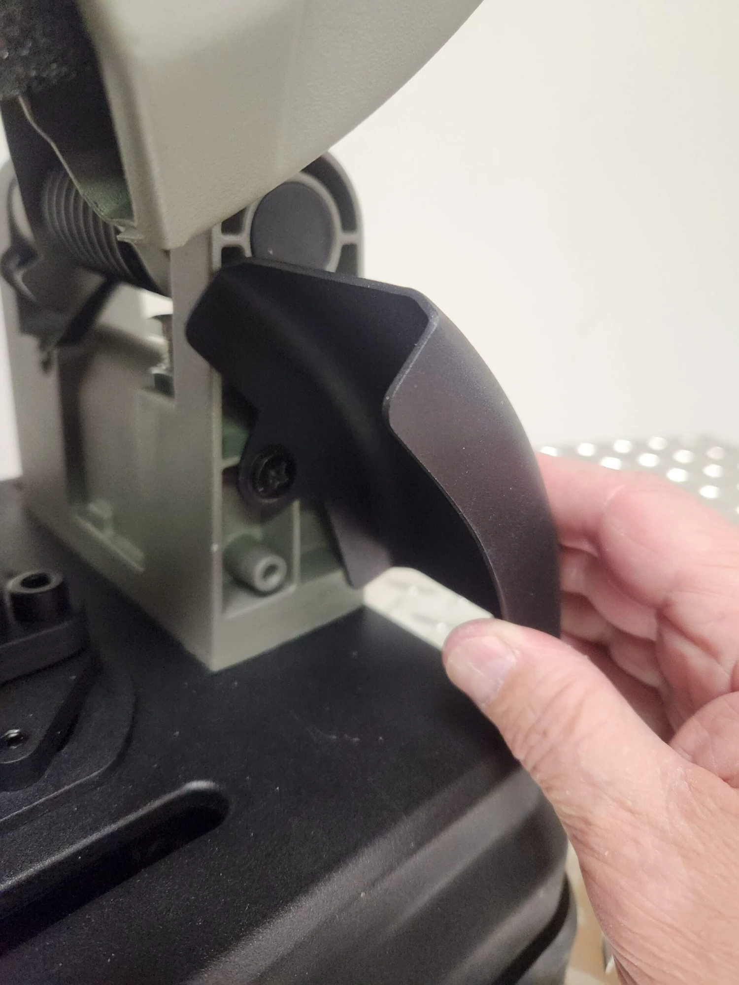 Kobalt 15-Amp 14-in Steel Base Chop Saw 6 Kobalt 15-Amp 14-in Steel Base Chop Saw - Image 6