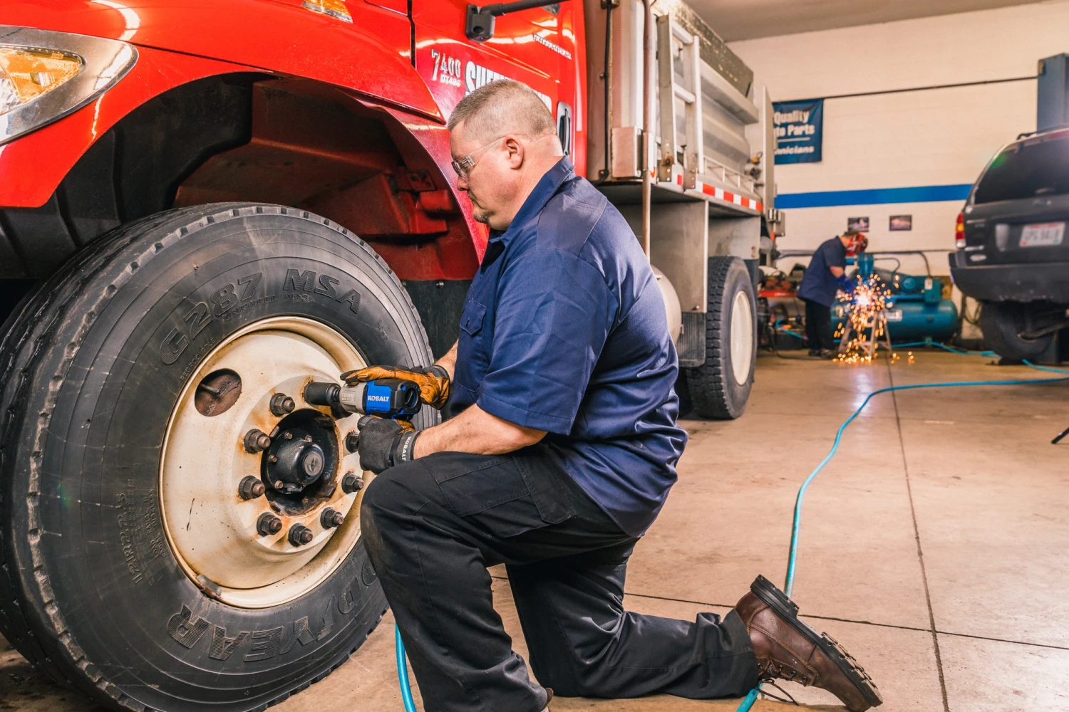 Kobalt 0.5-in 1000-ft/lb Air Impact Wrench 14 Kobalt 0.5-in 1000-ft/lb Air Impact Wrench - Image 14