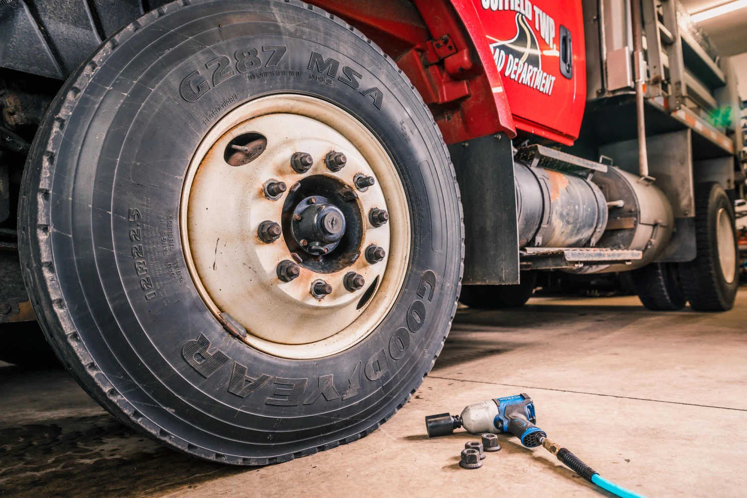 Kobalt 0.5-in 1000-ft/lb Air Impact Wrench 15 Kobalt 0.5-in 1000-ft/lb Air Impact Wrench - Image 15